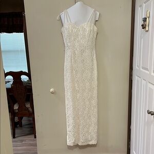 St. Tropez White Sheath Wedding Dress Sleeveless Square Neck